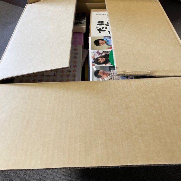画像4: ひと箱いっぱい発送サービス(大サイズ 50〜70冊程度)  香川の本屋さん×かまんよ書店 (4)
